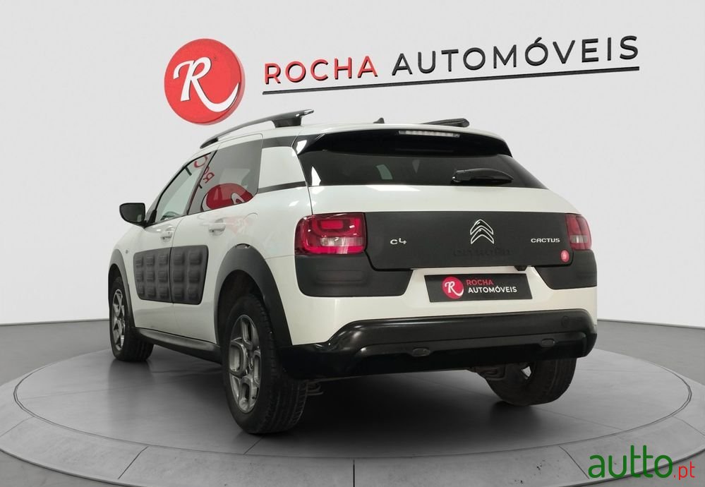 2018' Citroen C4 Cactus 1.2 Puretech Shine photo #4