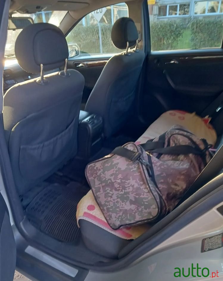 2002' Mercedes-Benz C 220 photo #4