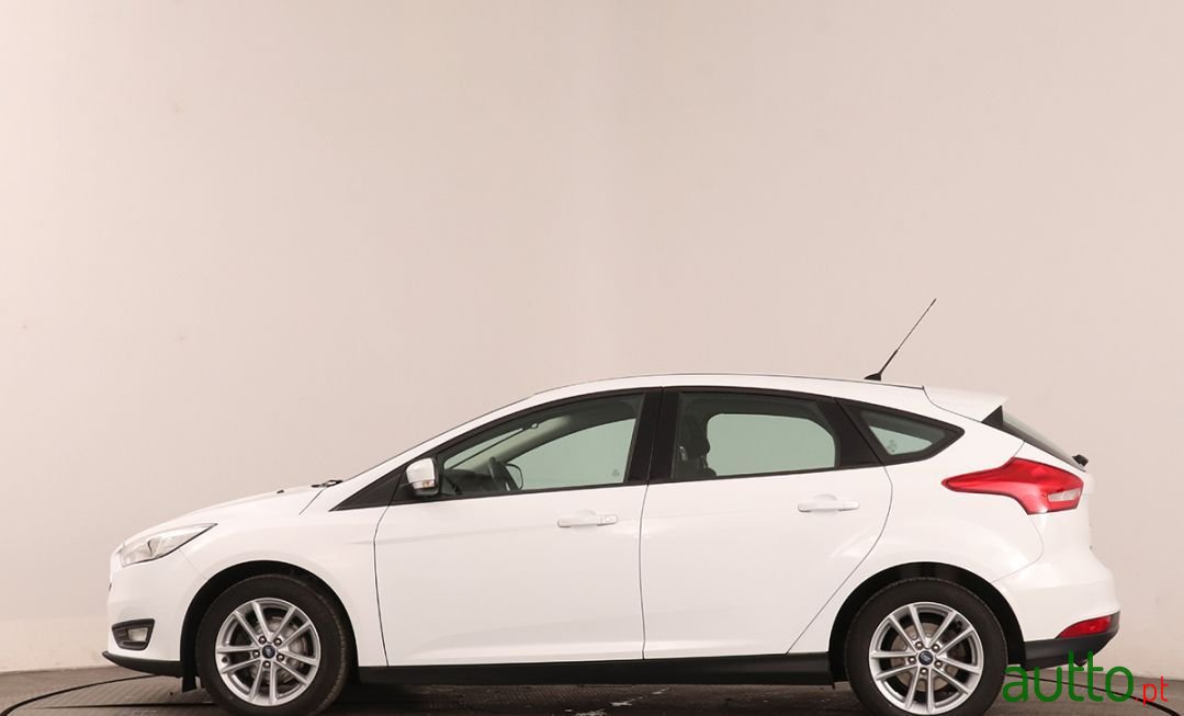 2015' Ford Focus photo #4