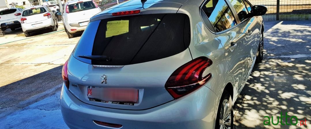 2018' Peugeot 208 photo #5