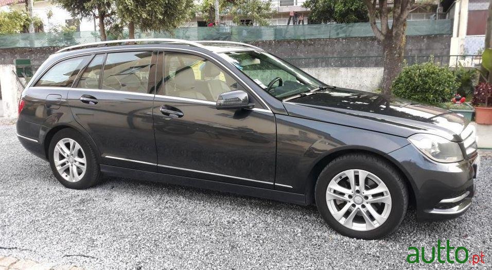 2013' Mercedes-Benz C-220 photo #2