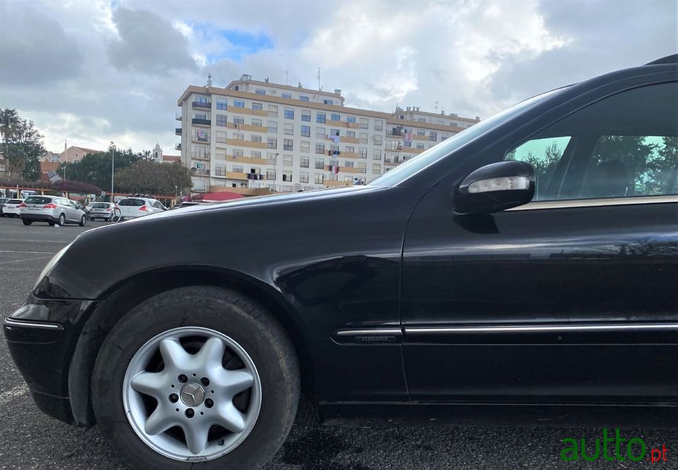 2002' Mercedes-Benz C-220 photo #1