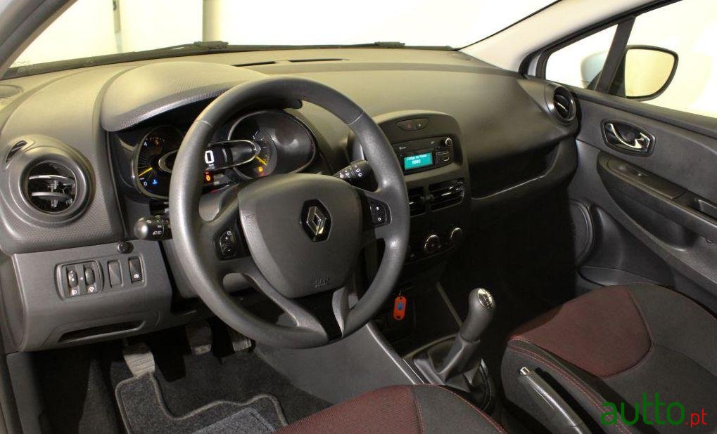 2014' Renault Clio Sport Tourer photo #1