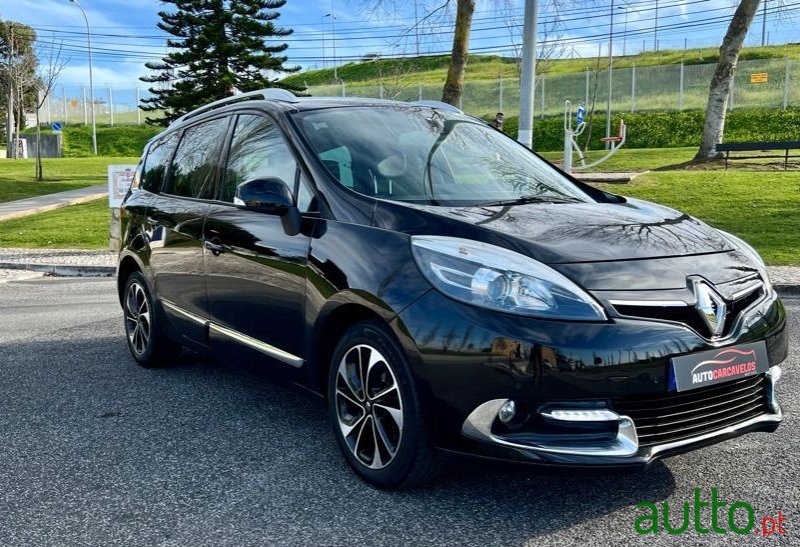 2015' Renault Grand Scenic photo #2