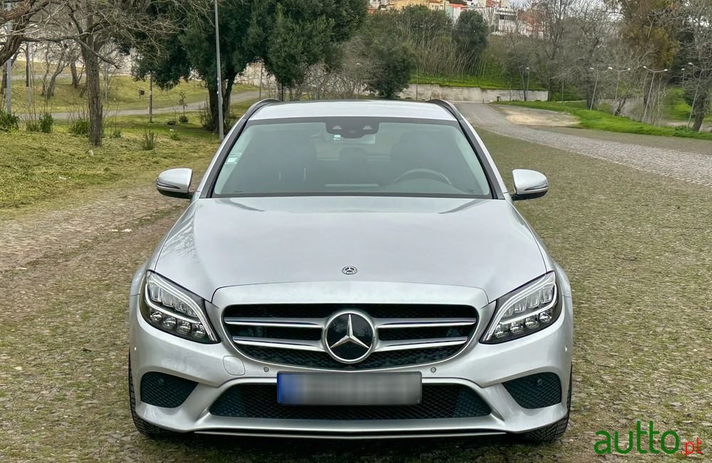 2019' Mercedes-Benz Classe C photo #6