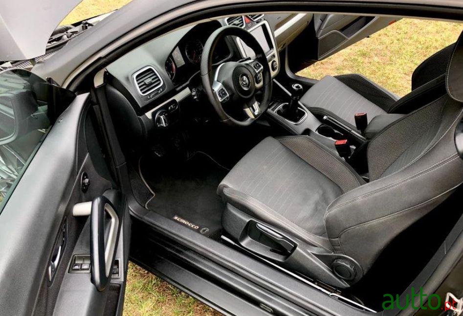 2009' Volkswagen Scirocco photo #4