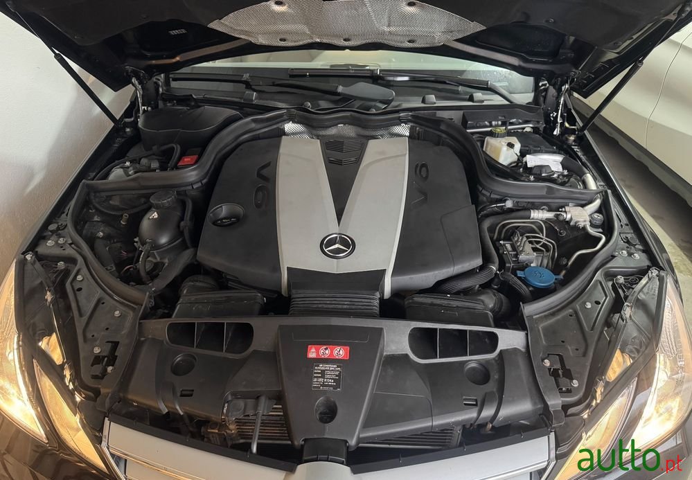 2010' Mercedes-Benz Classe E photo #4