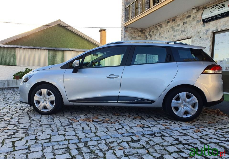2016' Renault Clio Sport Tourer photo #4