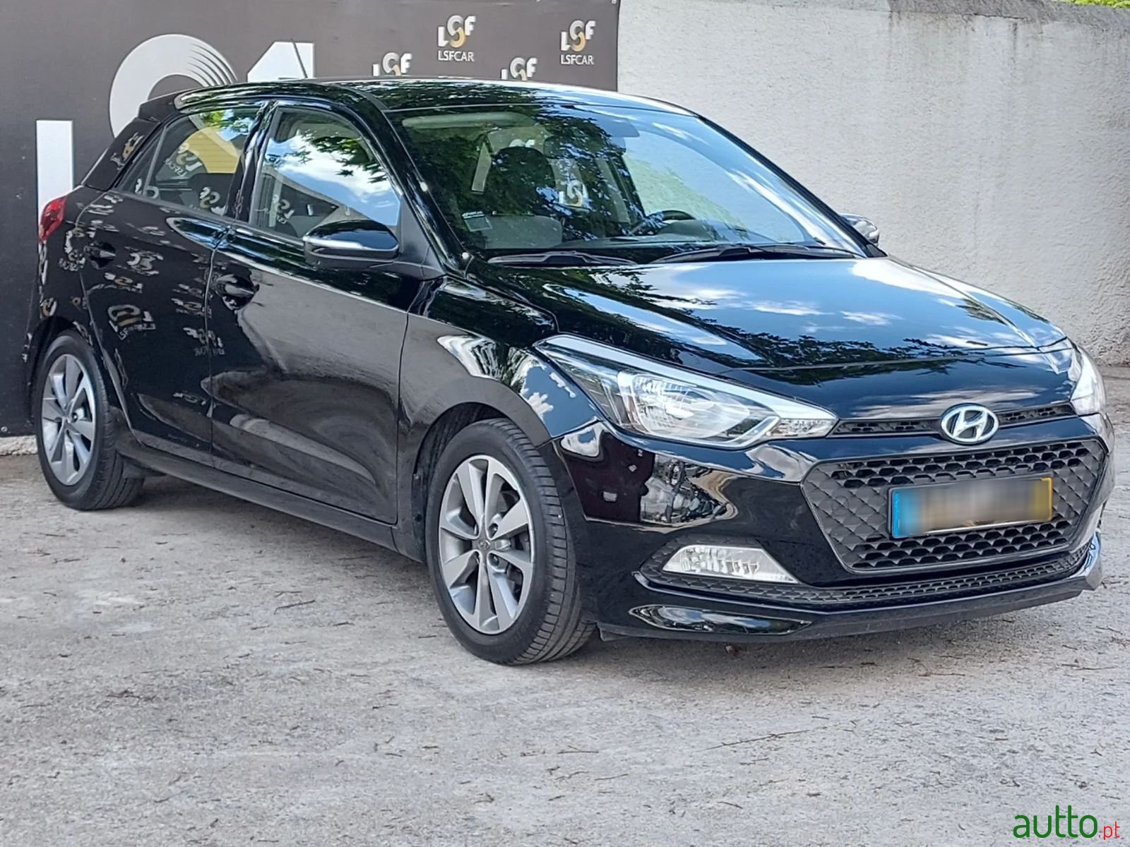2015' Hyundai i20 photo #2