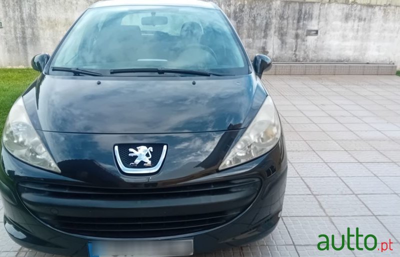 2008' Peugeot 207 1.4 16V Open photo #3