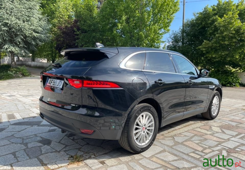 2016' Jaguar F-Pace photo #4