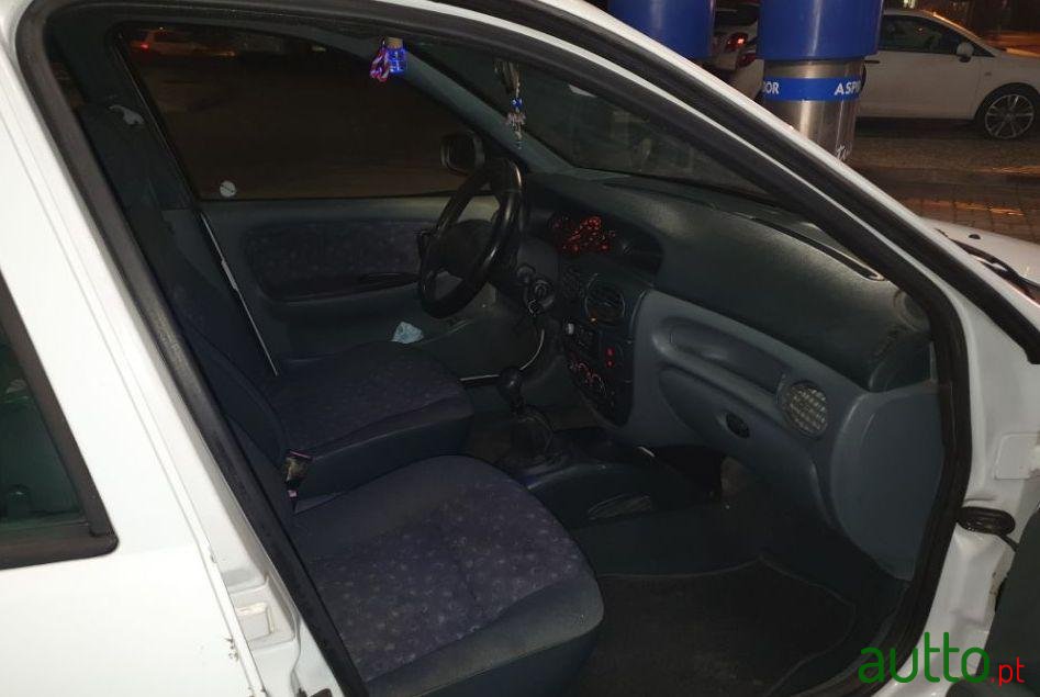 1998' Renault Megane photo #4