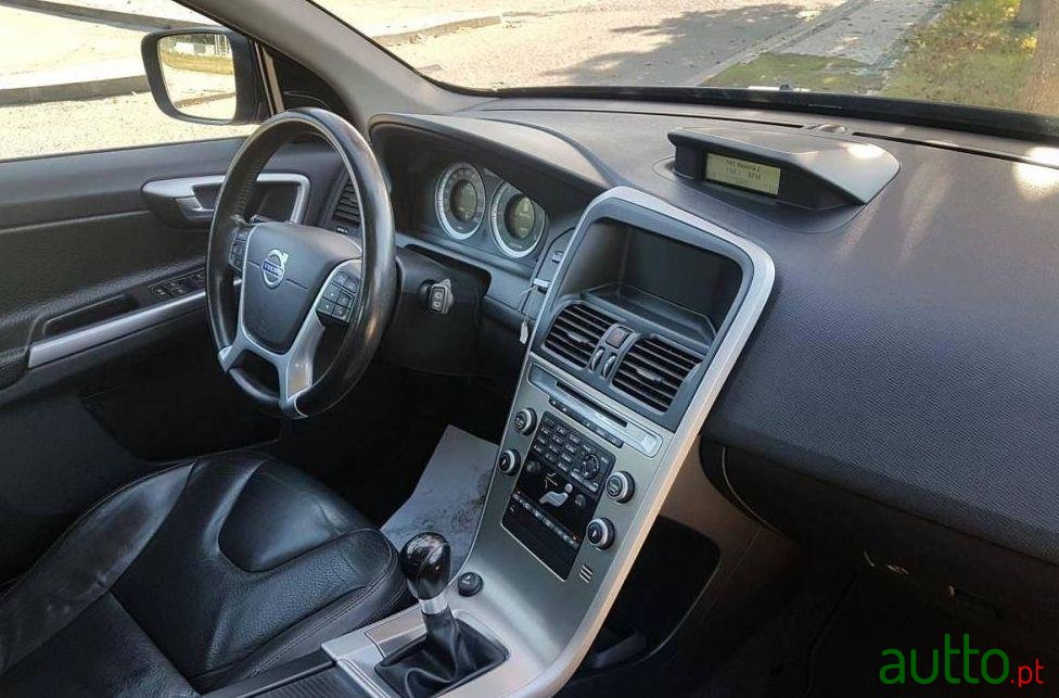 2010' Volvo Xc-60 2.0 D3 Drive photo #2