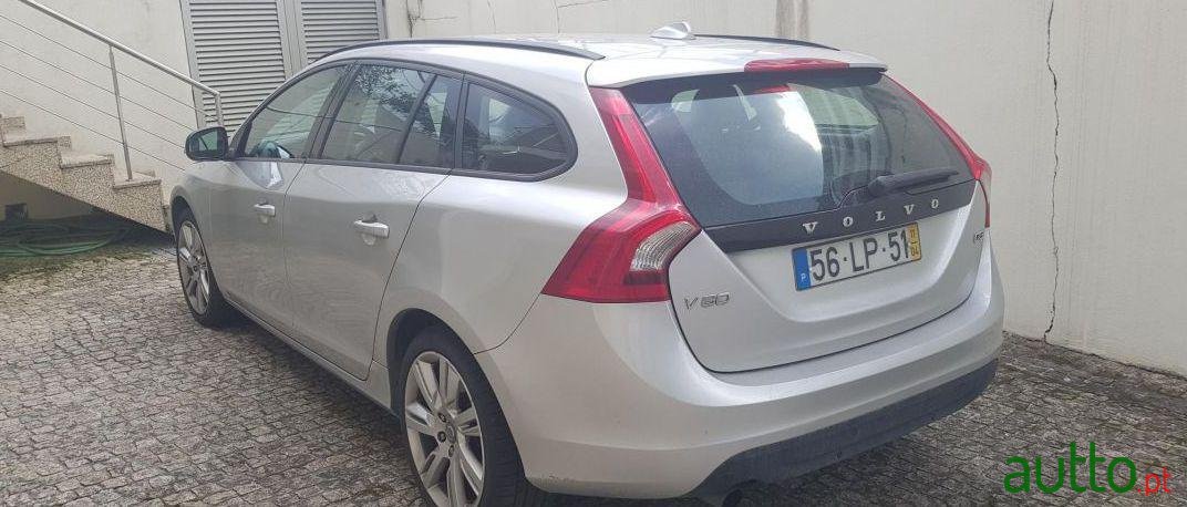 2011' Volvo V60 photo #2