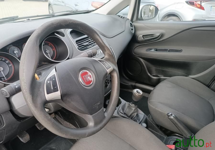 2017' Fiat Punto 1.3 M-Jet Easy S&S photo #6