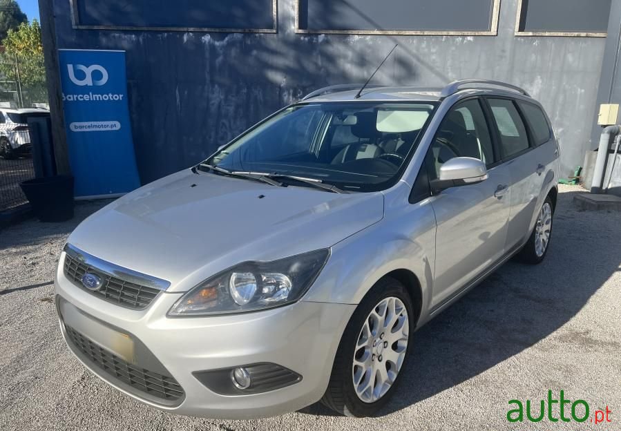 2010' Ford Focus Sw photo #1