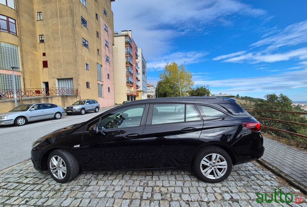2017' Opel Astra Sports Tourer photo #5