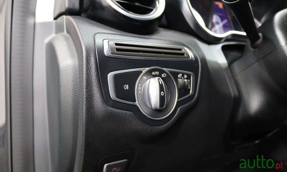 2017' Mercedes-Benz Classe C photo #4