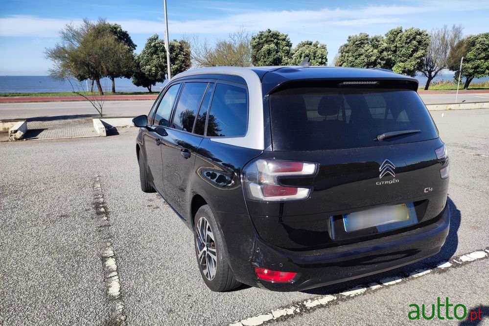 2019' Citroen Grand C4 SpaceTourer photo #2