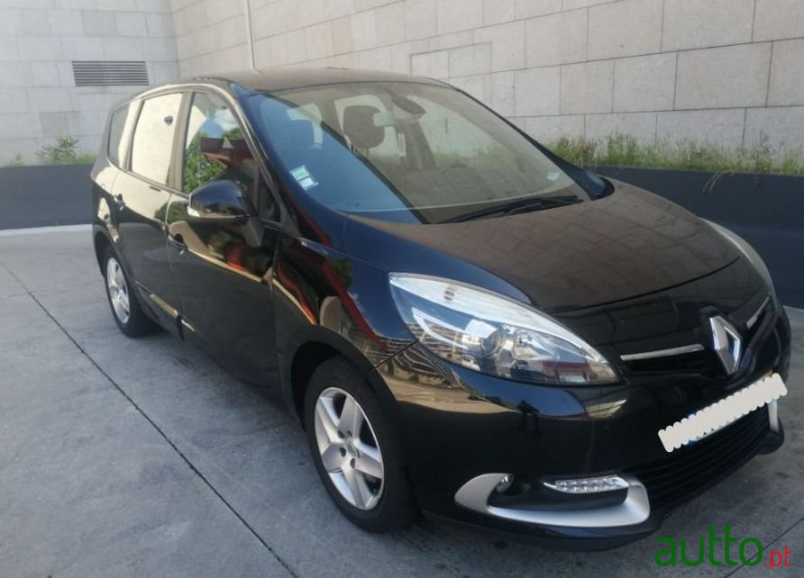 2014' Renault Grand Scenic photo #3