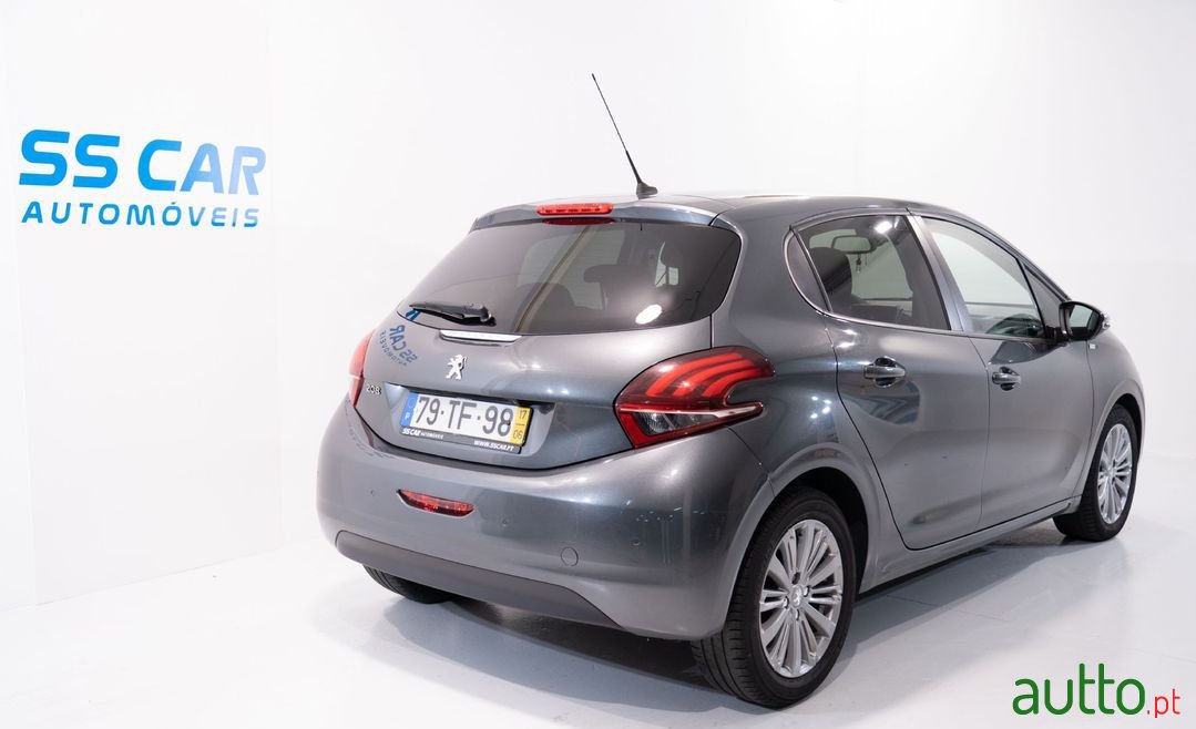 2017' Peugeot 208 photo #2