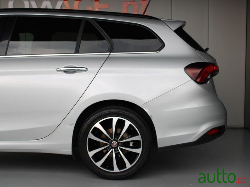 2020' Fiat Tipo Station Wagon photo #6