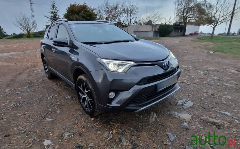 2017' Toyota RAV4 photo #1