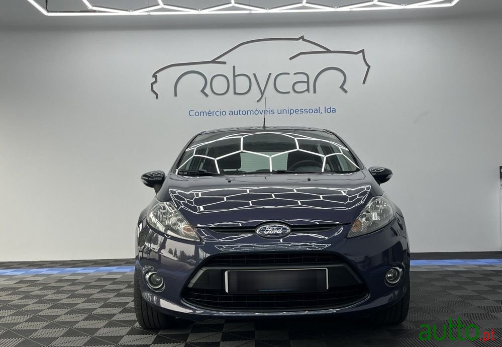 2012' Ford Fiesta 1.25 Techno 124G photo #2