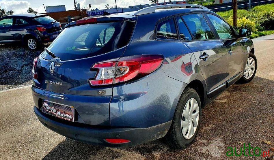 2015' Renault Clio Sport Tourer photo #1