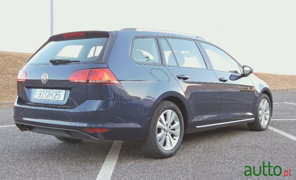 2015' Volkswagen Golf Variant photo #3