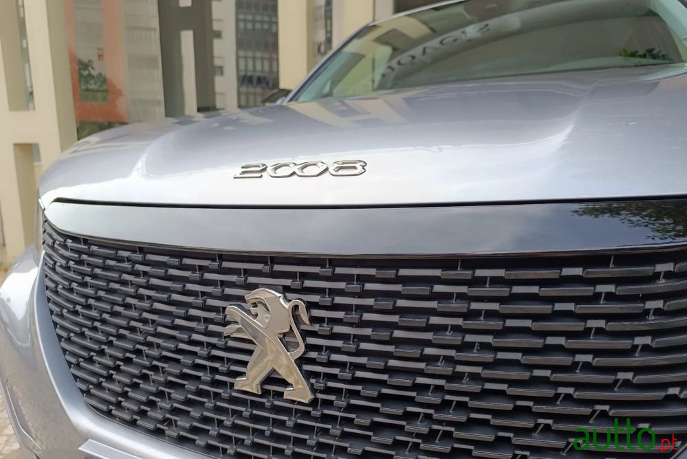 2022' Peugeot 2008 1.2 Puretech Active photo #5