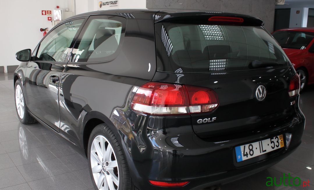 2009' Volkswagen Golf photo #6
