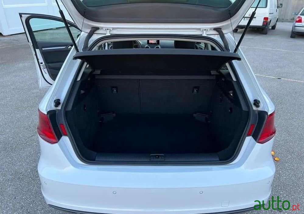 2013' Audi A3 Sportback photo #6