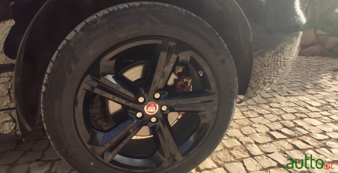 2018' Jaguar F-Pace photo #2