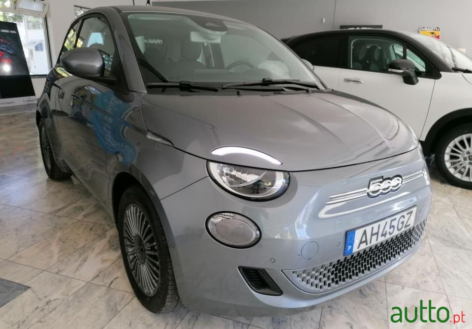 2021' Fiat 500E photo #3