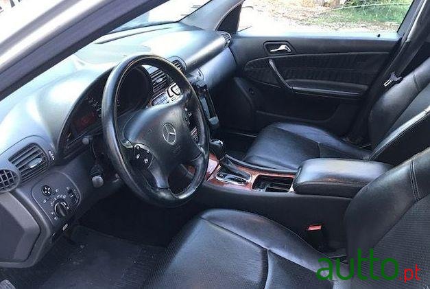 2002' Mercedes-Benz C-220 Classic photo #1
