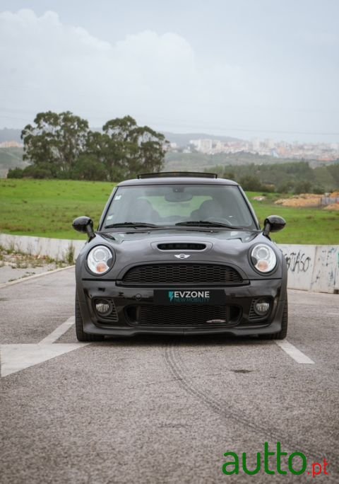 2009' MINI John Cooper Works photo #3