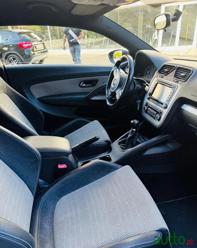 2011' Volkswagen Scirocco photo #5