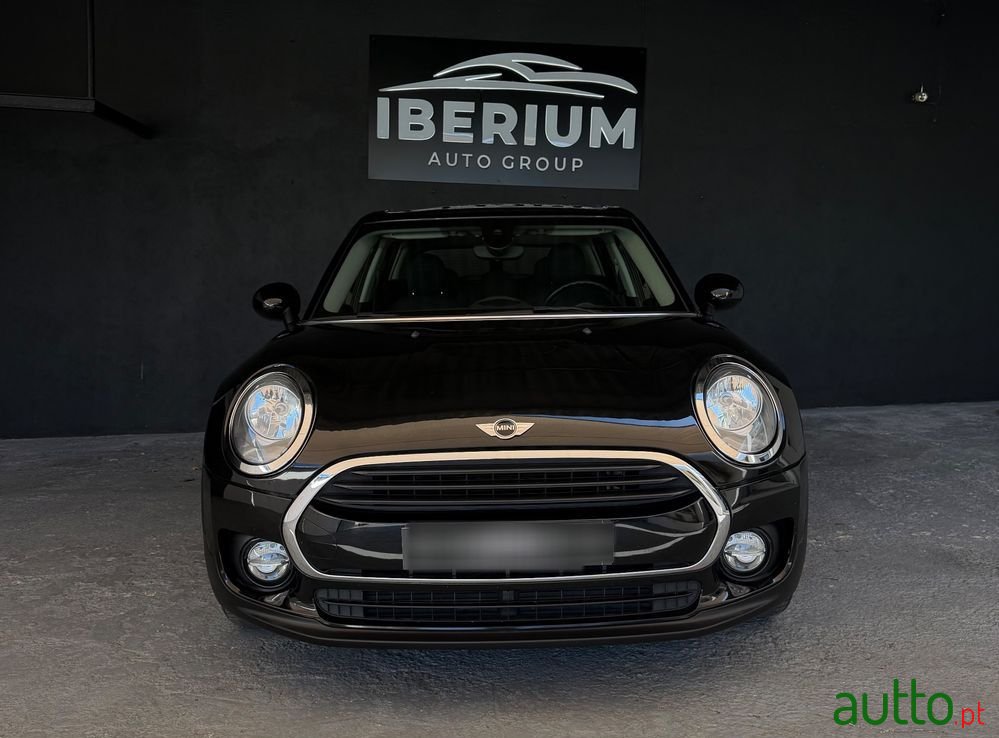 2016' MINI Clubman Cooper Essential photo #2