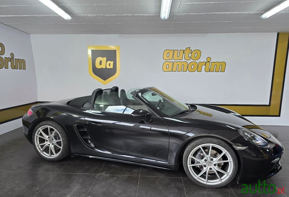 2017' Porsche 718 Boxster photo #6