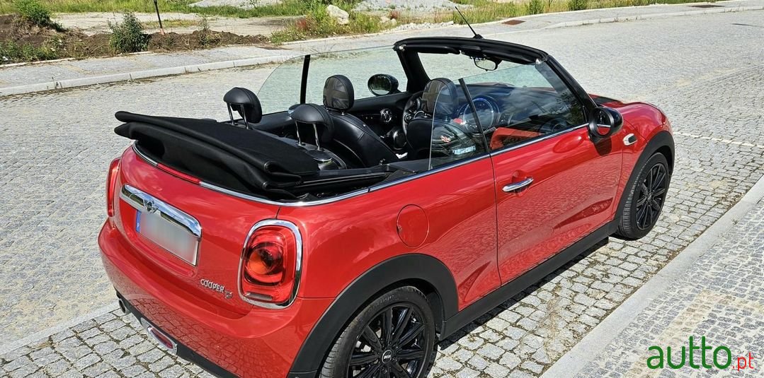 2016' MINI Cabrio photo #3