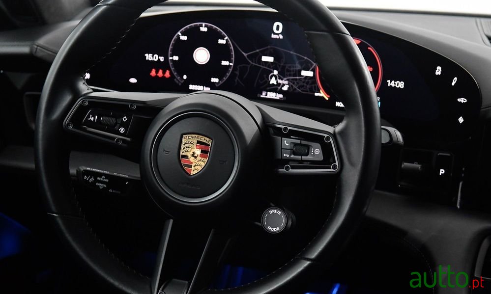 2022' Porsche Taycan Turbo S photo #4
