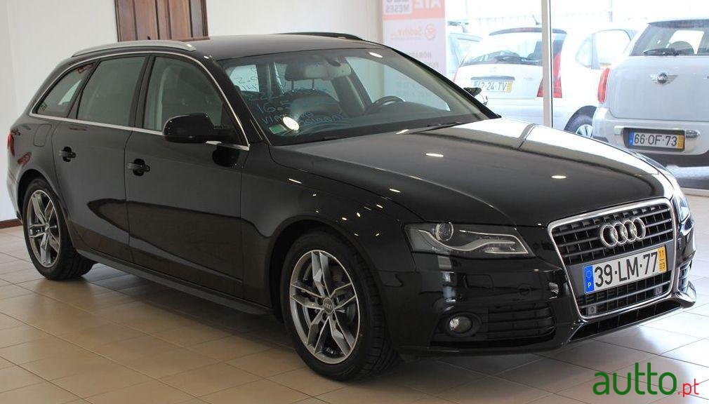 2011' Audi A4 Avant photo #1