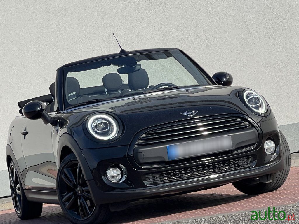 2019' MINI Cabrio photo #1