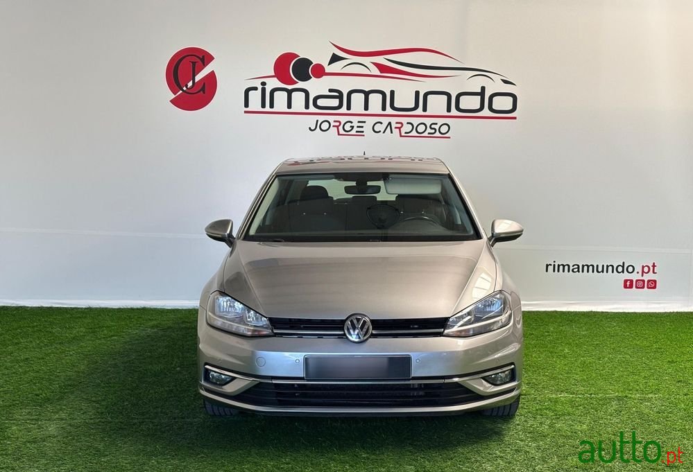 2017' Volkswagen Golf photo #2