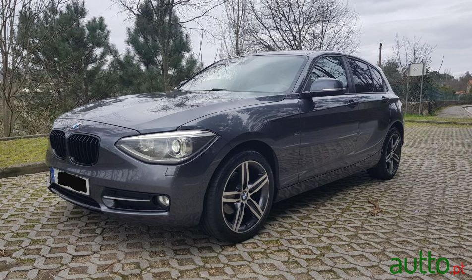 2011' BMW 118 D Line Sport photo #4