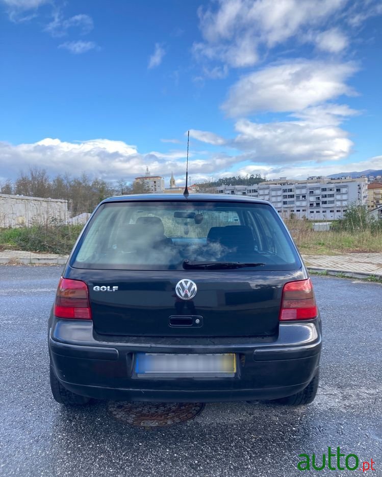 2001' Volkswagen Golf 1.4I 25 Anos photo #2