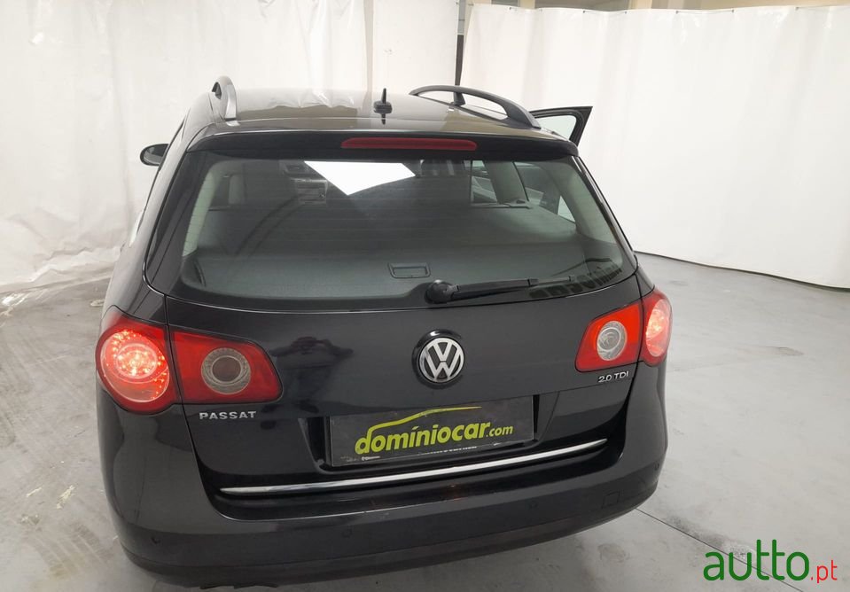 2006' Volkswagen Passat Variant photo #4