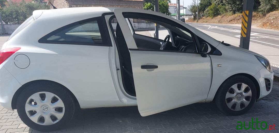 2014' Opel Corsa photo #4