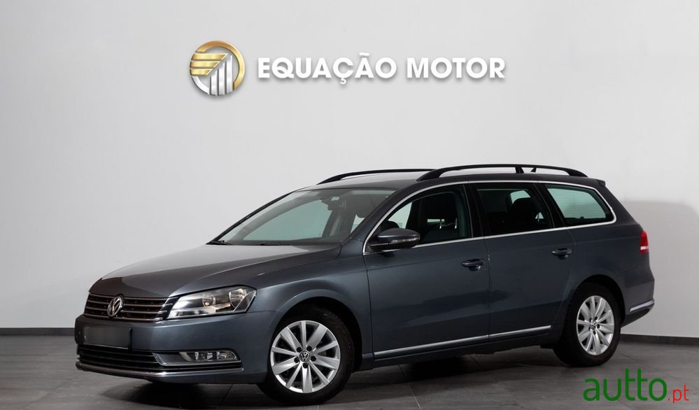 2011' Volkswagen Passat Variant photo #1